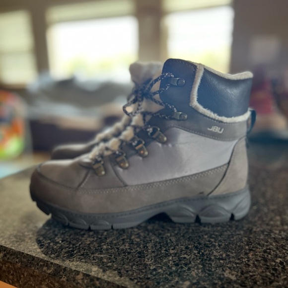 JBU Winter Boots. Women’s 9 - Picture 5 of 5